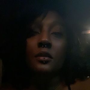 Meet your Posher, Maya